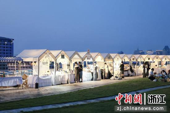 D59蝴蝶谷市集现场。北山街道供图 D59蝴蝶谷市集现场。北山街道供图