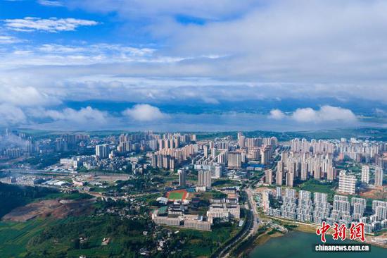 图为航拍威宁自治县夏日风光。(无人机照片)管庆巍 摄 图为航拍威宁自治县夏日风光。(无人机照片)管庆巍 摄