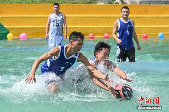 图为男子乡镇B组比赛现场。中新社记者 瞿宏伦 摄