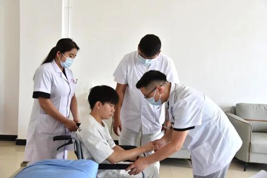 选手参与情景模拟比赛。 买合木提 摄