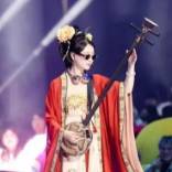 “90后”非遗代表性传承人：想用三弦弹出新疆故事