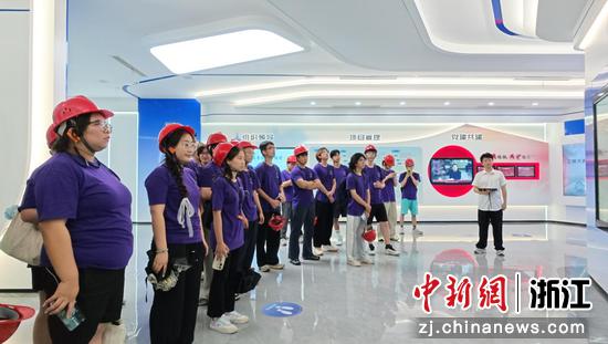 近日,浙大城市学院工程学院暑期社会实践团调研现场。(浙大城市学院供图) 近日,浙大城市学院工程学院暑期社会实践团调研现场。(浙大城市学院供图)