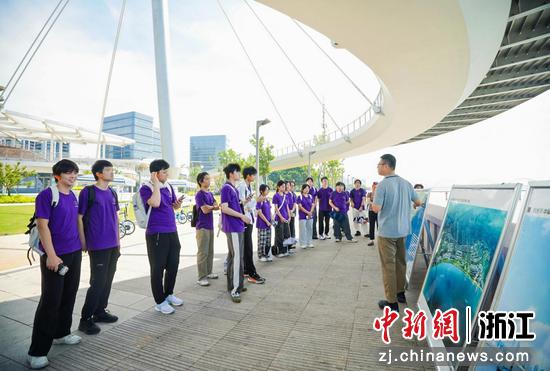 近日,浙大城市学院工程学院暑期社会实践团调研现场。(浙大城市学院供图) 近日,浙大城市学院工程学院暑期社会实践团调研现场。(浙大城市学院供图)