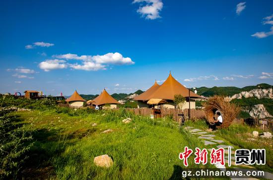 黔西市新仁乡“花都里·化屋野奢度假营地”。陈颖 摄