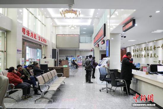 图为织金法院诉讼服务大厅。织金法院供图 图为织金法院诉讼服务大厅。织金法院供图
