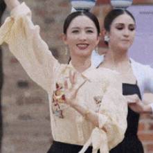 跟着佟丽娅学4个“顶碗动作”，每天2分钟，久坐肩颈不酸了