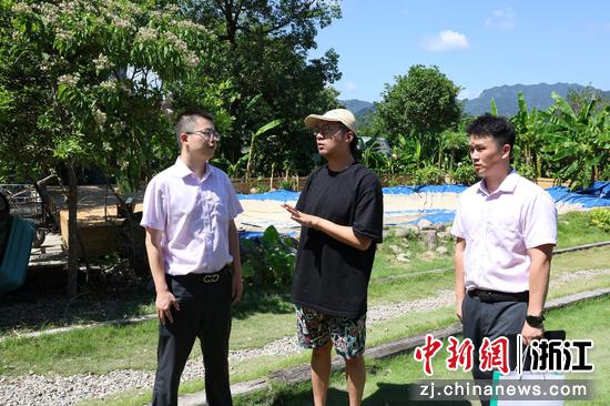 农行工作人员调研受灾情况。&nbsp;农行温州分行&nbsp;供图