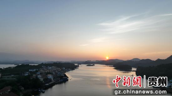 图为清镇市红枫湖镇大冲村。
