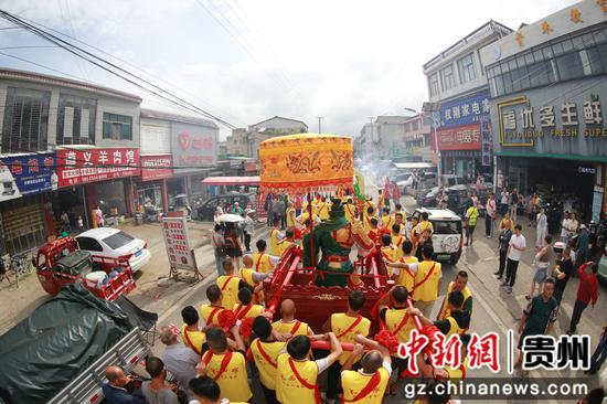 吴忠贤摄