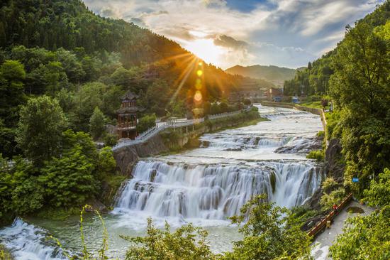 响水滩瀑布美景。徐渠 摄