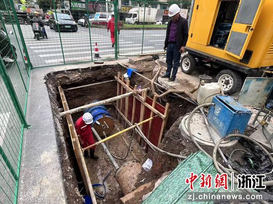 日前，永康供水管道实施非开挖施工。裘娅&nbsp;供图