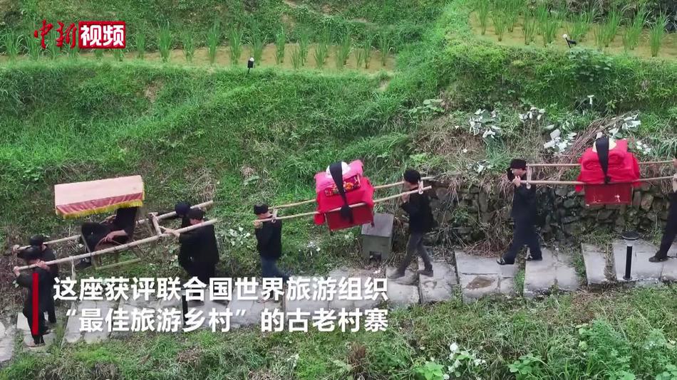 广西桂林龙脊晒衣节 传统民俗邂逅国潮时尚