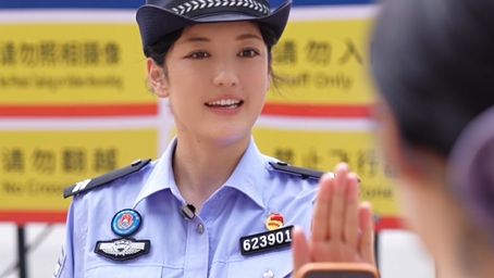 国门风景虽美，拍照也需谨慎