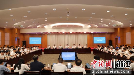 湖州市委书记与政协委员“面对面”共议创新建设。主办方供图