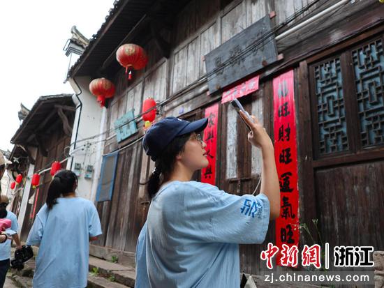 近日,队员们在武义开展前期调研和实地测绘。应欣瑶 摄 近日,队员们在武义开展前期调研和实地测绘。应欣瑶 摄