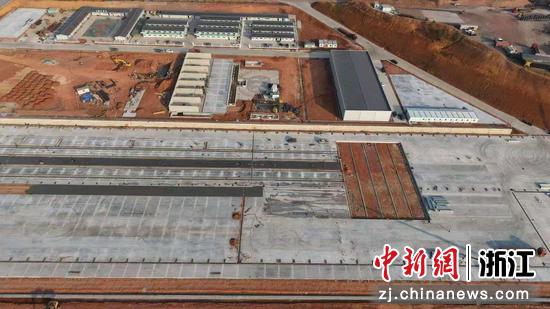 日前，航拍浙江衢州柯城区黄家街道山底村仓储项目建设现场。（无人机照片）柯城区黄家街道办事处&nbsp;供图