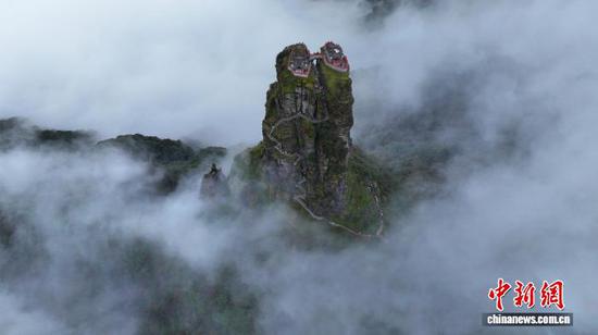 图为世界自然遗产地梵净山。李鹤 摄