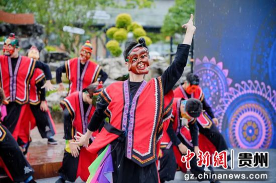 图为活动现场。