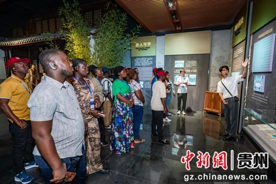 图为研修班学院参观孔学堂。贵阳孔学堂融媒体中心供图