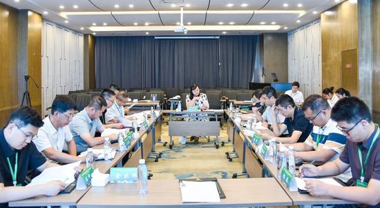 农业农村部新疆特色果蔬生物育种重点实验室第一届学术委员会会议现场。买合木提 摄0