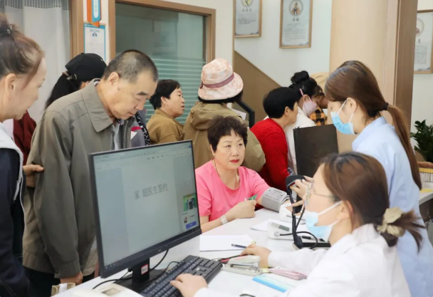 家门口的“暖心医疗”托起各族群众健康梦