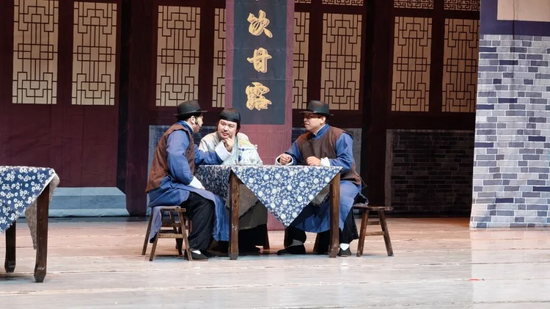 话剧《茶馆》剧照。张浩 史建鹏 摄 话剧《茶馆》剧照。张浩 史建鹏 摄