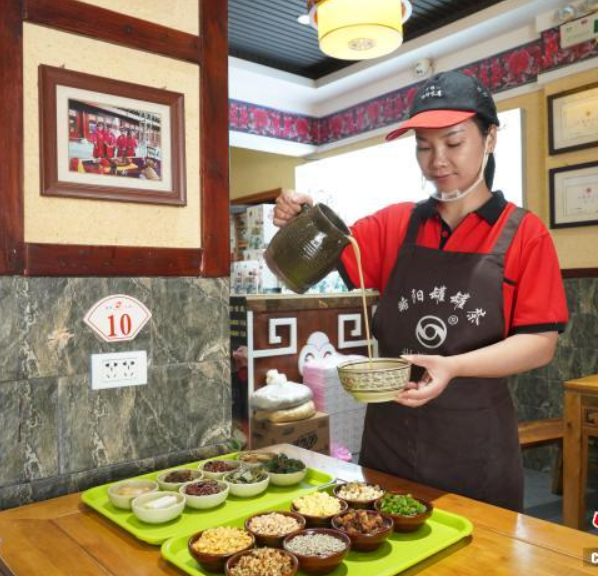 立秋云淡天高远 不负耕耘瓜果香