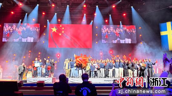 颁奖仪式现场。 杭州青少年活动中心供图 颁奖仪式现场。 杭州青少年活动中心供图