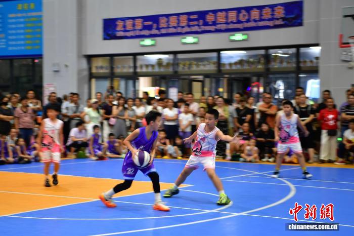 “中越少BA”燃动广西凭祥 边境小将以球会友厚植友谊