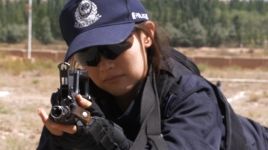 新疆乌恰：又美又飒！来看00后女特警实弹射击训练现场