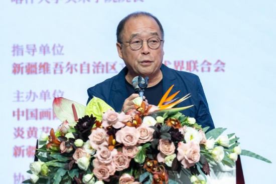 策展人、中央美术学院教授、喀什大学美术学院院长薛云祥先生。