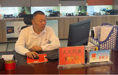image巩留县人大代表、九龙河建材市场党支部书记赵阳