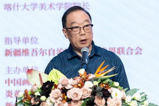中国画院理论研究室主任、著名评论家葛本山先生。