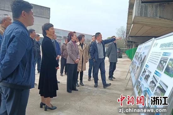 政协委员在基层进行调研走访。湖州市政协供图