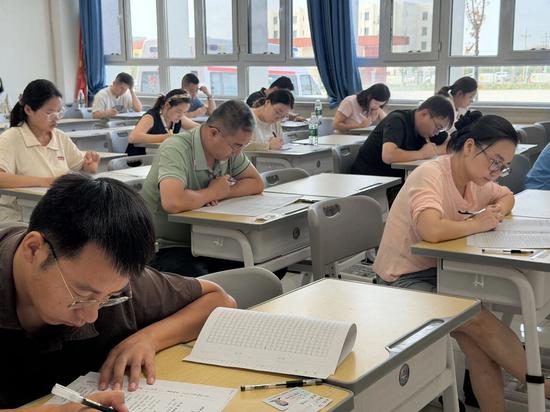 比赛现场。吐鲁番市融媒体中心记者 阿地兰 摄8