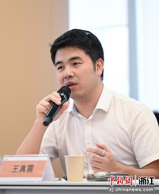 图为：浙江信网真科技股份有限公司董事长王真震发言。中新社记者 王刚 摄