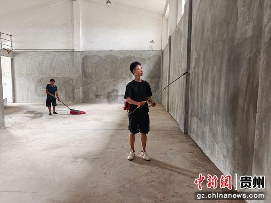 沙滩粮站清扫、消杀仓库。