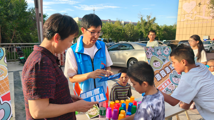 8月14日，独山子区开展第四届“金山雅集”非遗文化集市暨中华优秀传统文化百人行活动。邵卫 摄
