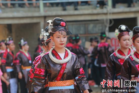 吃新节活动现场。万文杰 摄