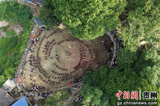 吃新节活动现场。杨家孟 摄