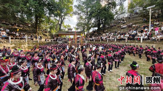 吃新节活动现场。万文杰 摄
