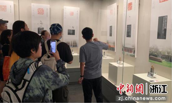 近日,游客观展现场。(主办方供图) 近日,游客观展现场。(主办方供图)
