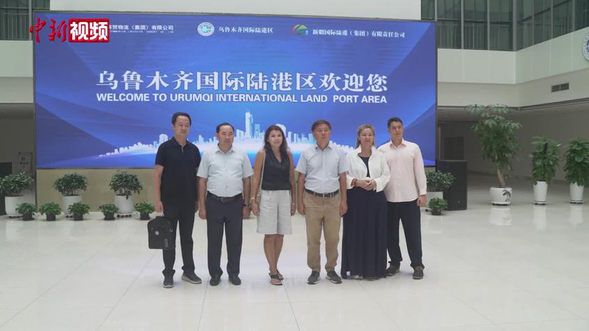 哈萨克斯坦学者参访新疆：幸福的模样体现在每个人的日常生活中