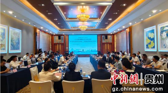 图为交流会现场。 何诗颖摄