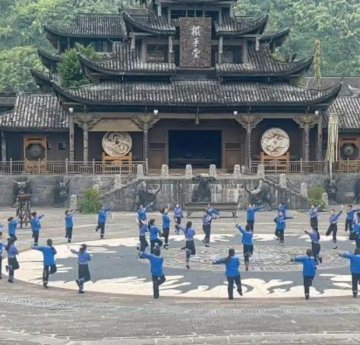 湘西土家族的“东方迪斯科”：将生活百态“摆”进舞步