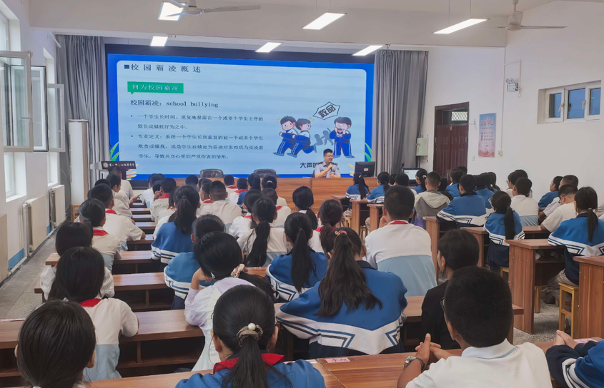 法治护航开学季 平安守护成长路