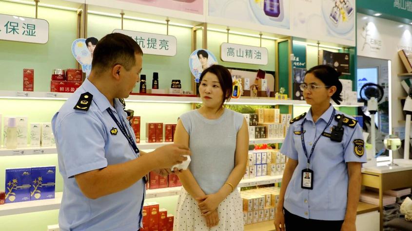 莎车县：落实新规强监管 优化服务保平安