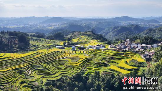 独山高岩梯田的秋日浪漫