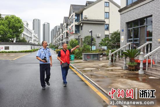 浙江平湖推动治保主任专职化、体系化、专业化。平湖市公安局供图 浙江平湖推动治保主任专职化、体系化、专业化。平湖市公安局供图