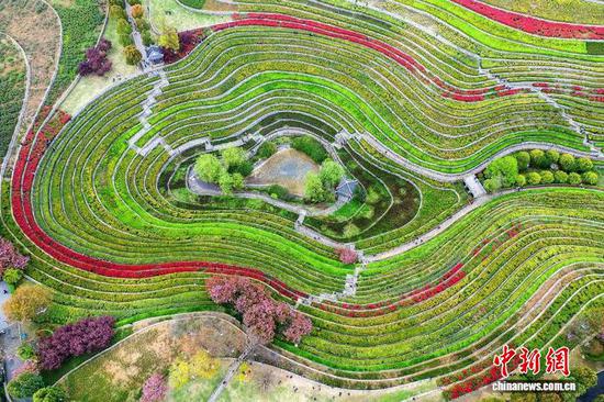 图为毕节市大方县奢香古镇的“大地指纹”音乐会举办地。朱进摄